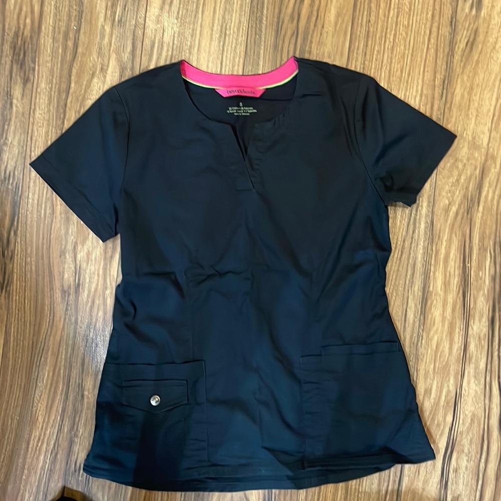 BeyondScrubs Sm black Top excellent condition